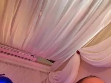 Freechat dracaryss_ on Chaturbate