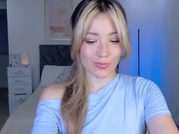Freechat eliiih_ on Chaturbate