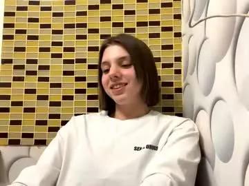 elinhelser — G: show top   Hi guys! I'm here #new my name is Elisa, I'm #18  #shy #teen #young  [0 tokens remaining]