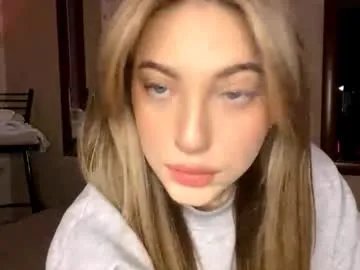 elizabethrabin — Goal:Lift up the T-shirt to show the bra /  Hi, Super Kem here, do you believe in Santa Claus? #shy #lovense #new #18 #blonde [99 tokens remaining]