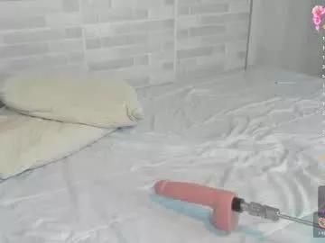 Freechat emmasoy on Chaturbate