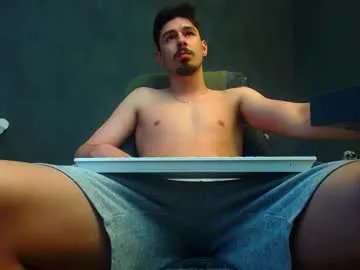 Freechat enzorace on Chaturbate