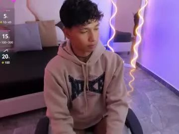 Freechat ette_tay on Chaturbate