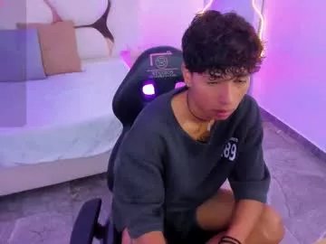 Freechat ette_tay on Chaturbate