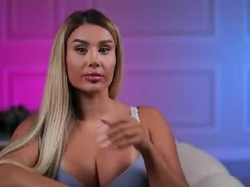 evazane — Curves that hypnotize, a smile that melts! Fav levels 22/99/111/333 - Multi Goal: A blowjob to start the day [221 tokens left] #bigass #bigboobs #squirt #anal #latex
