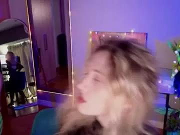 Away heidiluceous on Chaturbate