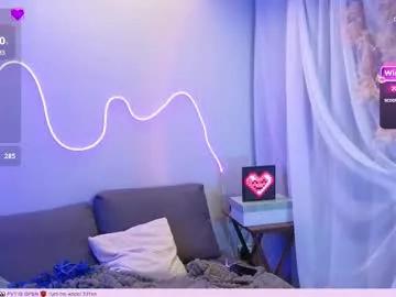 Away heidiluceous on Chaturbate