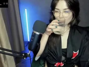 hell_hotline on Chaturbate