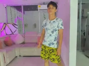 Freechat houseofwarrios on Chaturbate