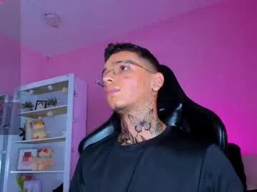 Freechat ian_castillo_ on Chaturbate