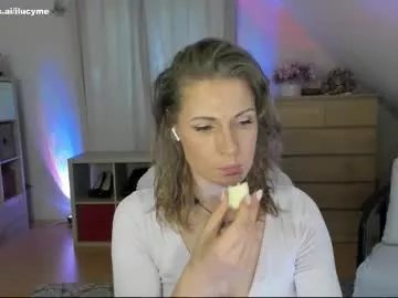 Freechat ilucyme on Chaturbate