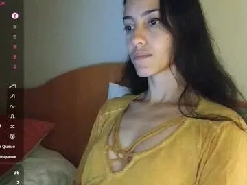 Freechat innocentlatiina on Chaturbate