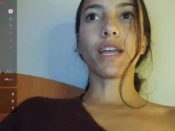 Freechat innocentlatiina on Chaturbate