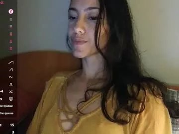 Freechat innocentlatiina on Chaturbate