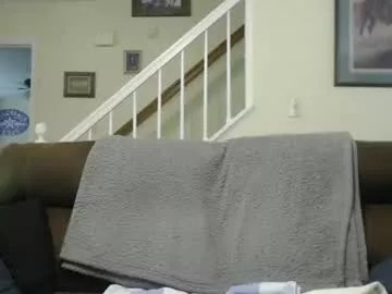 Freechat justaguyandnaked on Chaturbate