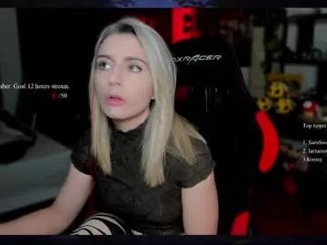 kimilee22 — Welcome <3 Tip if you like it - Goal: Last tipper gets 5 Videos #german #lovense #english #cozy #blonde #gamergirl [490 tokens left]