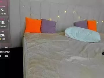 Freechat kiramagnolia on Chaturbate