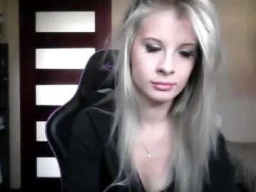 Freechat kristineamore on Chaturbate