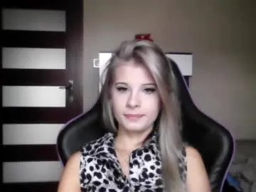 Freechat kristineamore on Chaturbate