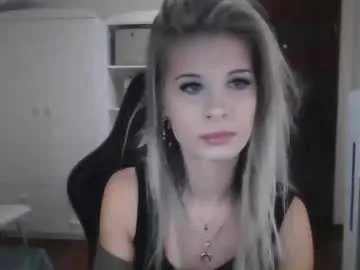 Freechat kristineamore on Chaturbate