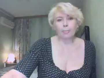 laramrs — Hello! Glad to see you here, let's make our communication amazing together. #new #nonude #mature #natural #lady [492 tokens remaining]