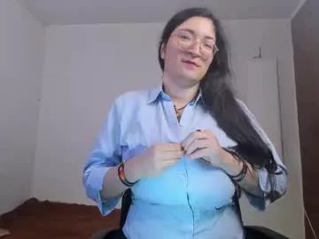latinsweetx19 on Chaturbate