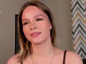 Freechat lipswithsweetonthem on Chaturbate