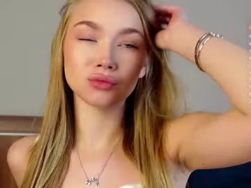 Freechat lipswithsweetonthem on Chaturbate