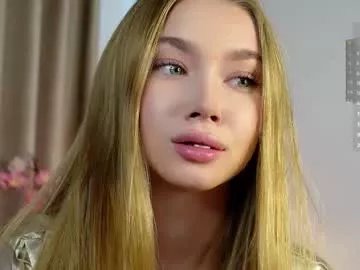 Freechat lipswithsweetonthem on Chaturbate