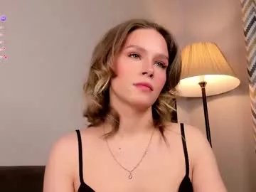 Freechat lipswithsweetonthem on Chaturbate