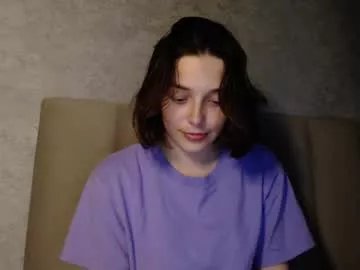 Freechat little_mia__ on Chaturbate