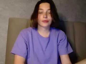 Freechat little_mia__ on Chaturbate