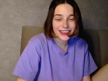 Freechat little_mia__ on Chaturbate