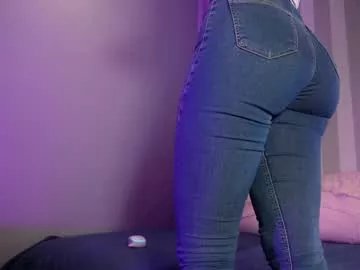 Freechat littlee33 on Chaturbate