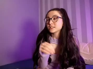 Freechat littlee33 on Chaturbate