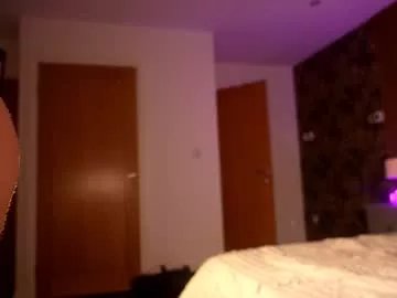 Freechat littlee33 on Chaturbate