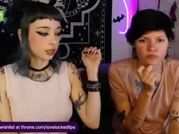 Freechat lovelockedlips on Chaturbate