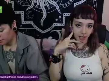 Freechat lovelockedlips on Chaturbate