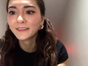 Freechat lovelyqueenaria on Chaturbate