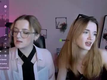 luna_berryy — GOAL: smile [67 tokens remaining] Welcome to my room!  #mistress #sexy #glasses #bigass #pvt