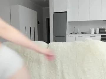mila_killa — I'll ride on a pillow for 3 minutes #new #shy #skinny #teen #cute #18 [589 tokens remaining]