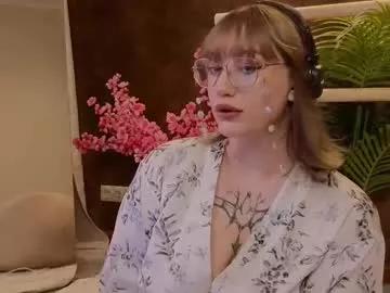 Freechat morvelyn on Chaturbate