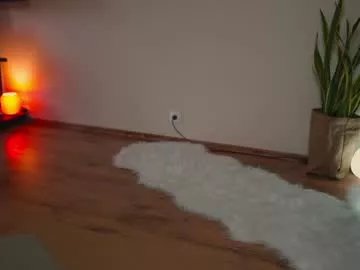 Freechat mynaughtynights on Chaturbate