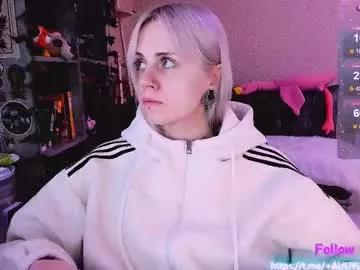 Freechat nanitamoore on Chaturbate