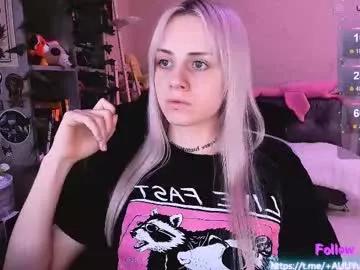 Freechat nanitamoore on Chaturbate