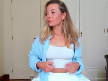 Freechat new_dee on Chaturbate