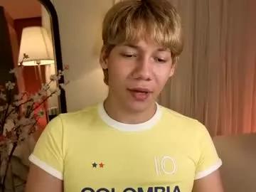 Freechat parisstone2 on Chaturbate