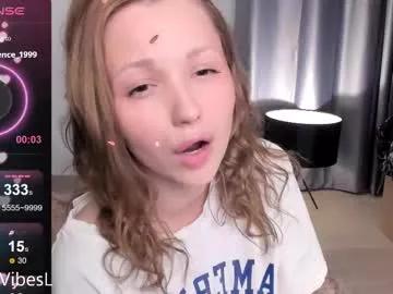 Freechat peachvibes on Chaturbate