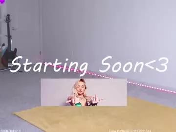 Freechat petitebrat on Chaturbate