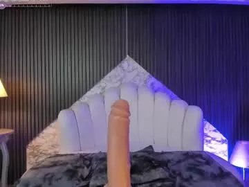 Freechat prettybullet on Chaturbate